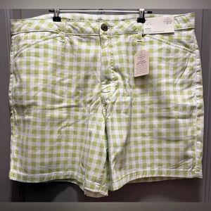 St. John’s Bay Size 20 Green/White Checkered Shorts NWT